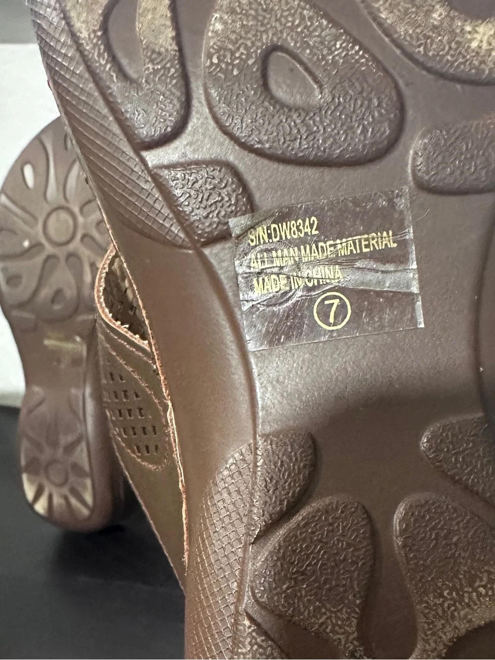 Women’s Brown Gold Toe Ring Comfort Sandals Size 7